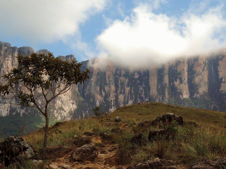Leia mais sobre o artigo Por que viajar para o Monte Roraima? Saiba mais sobre esse destino